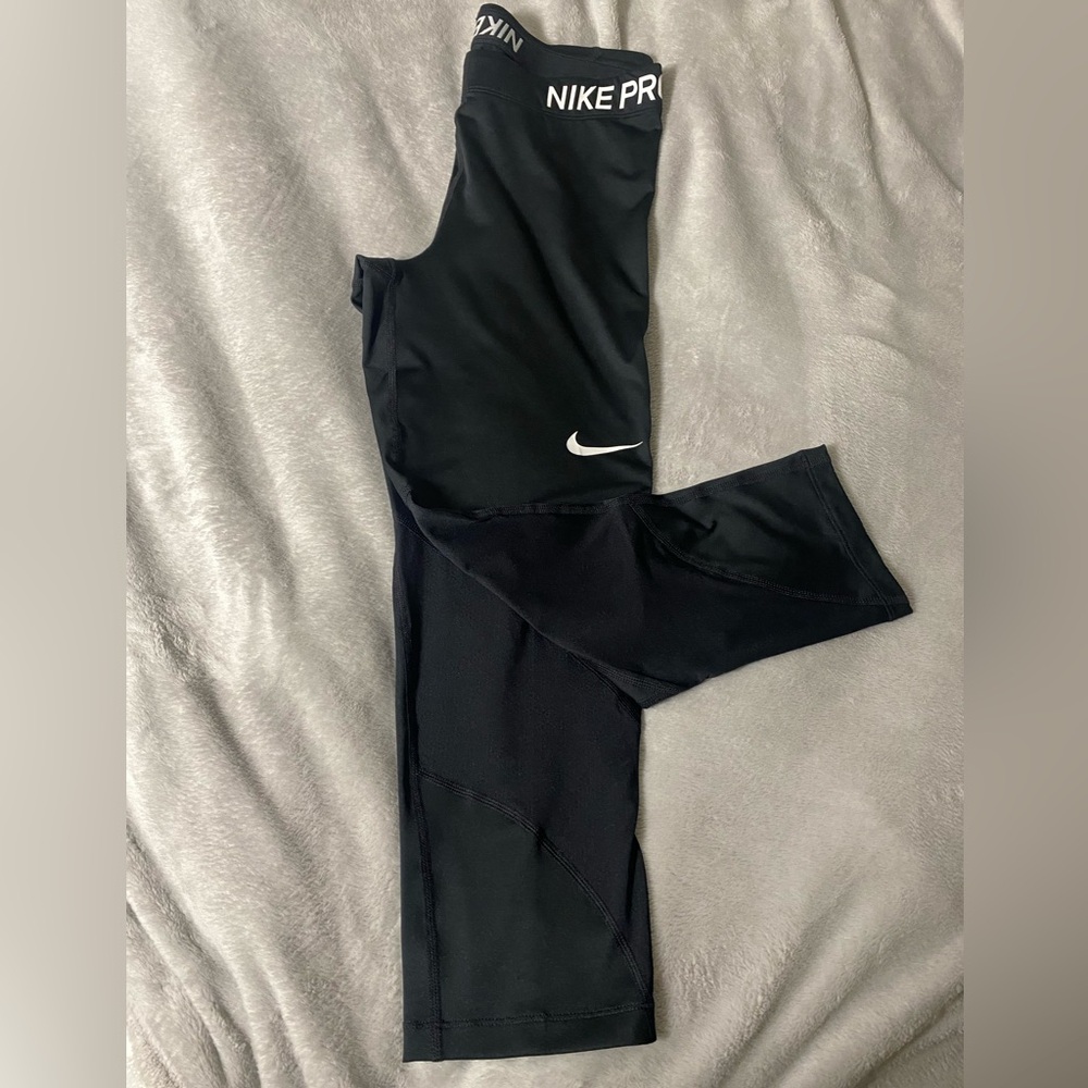 Nike Pro cropped leggings